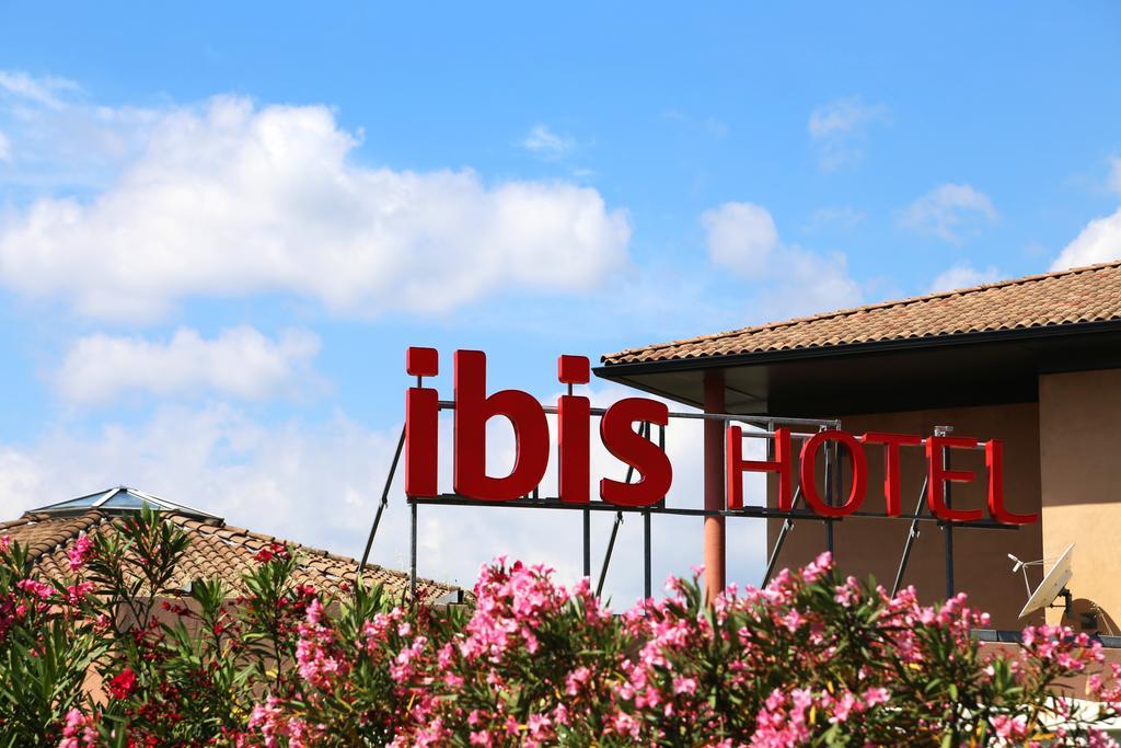 ibis Aubenas Hotel Bagian luar foto